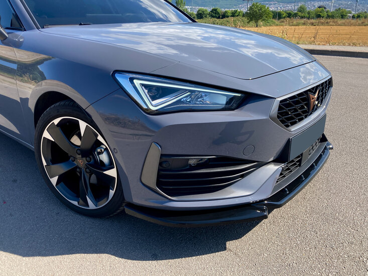 OneWay front spoiler glanzend zwart passend voor Cupra Leon model vanaf 2020 