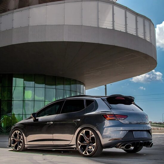 Oneway Complete bodykit passend voor Seat Leon (5F) HB 5-deurs FR Facelift 2017-2020 - Glanzend zwart