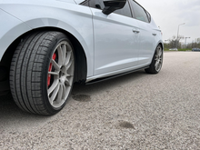 OneWay sideskirt aanzets glanzend zwart passend voor Seat Leon 5F model 2012 - 2020 versie 1